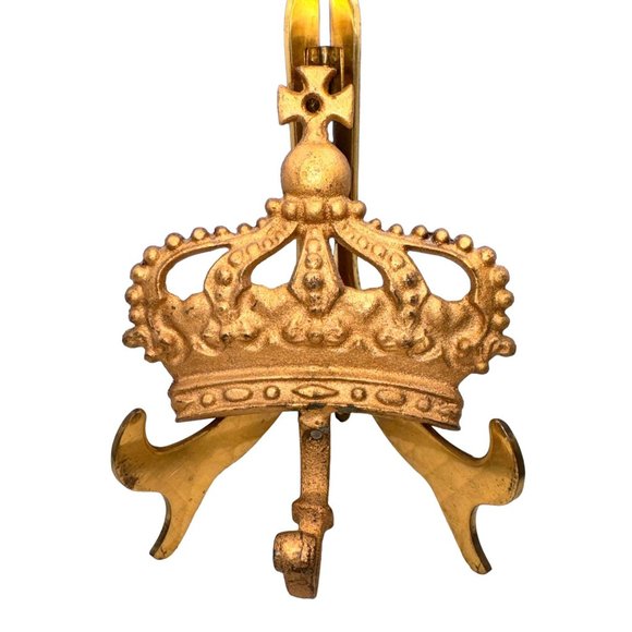 Golden Royalty Crown Hook - Picture 8 of 12